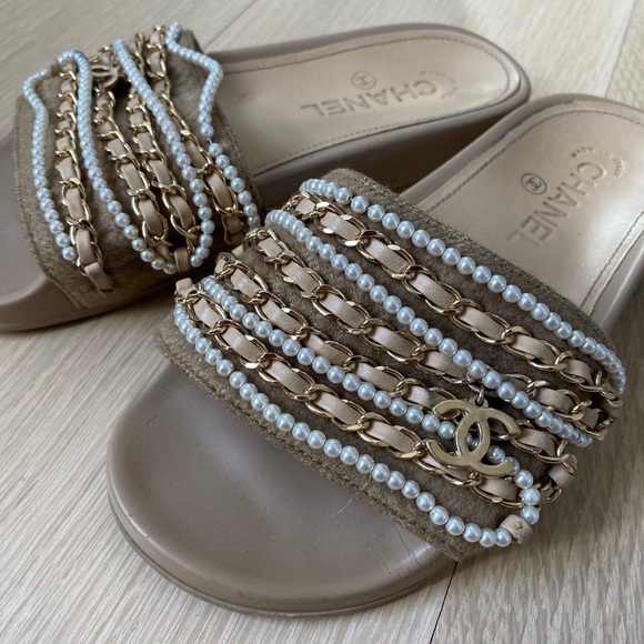 CHANEL Beige and Gold Sandals - Picture 2 of 7